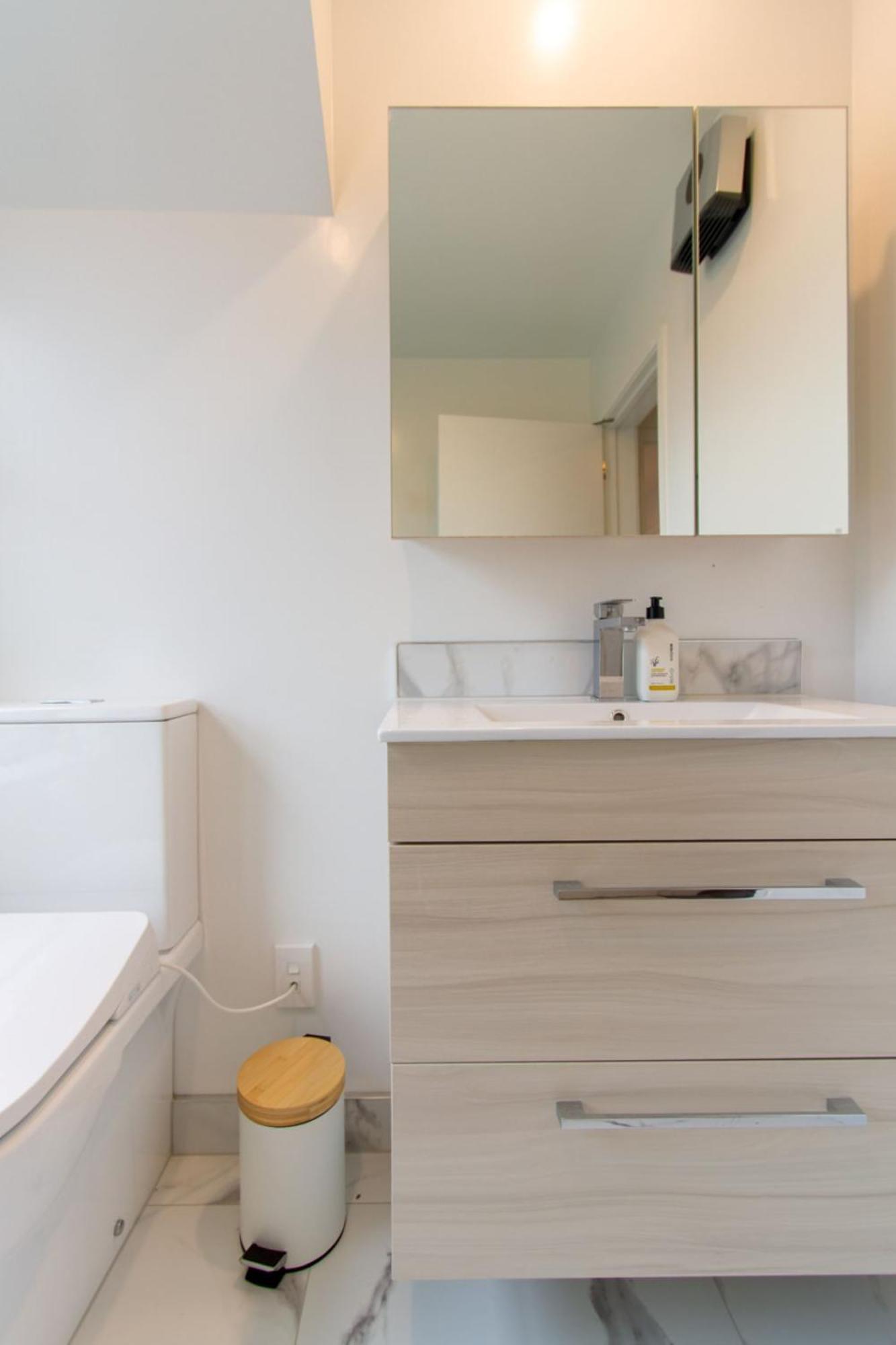 Gorgeous In Green - 2 Bed Central Oasis W/King Bed Christchurch Zewnętrze zdjęcie