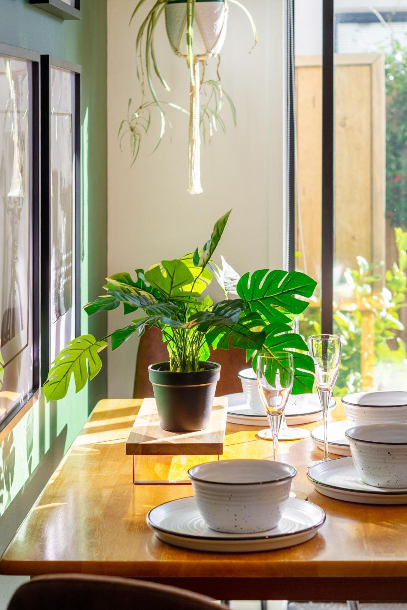Gorgeous In Green - 2 Bed Central Oasis W/King Bed Christchurch Zewnętrze zdjęcie